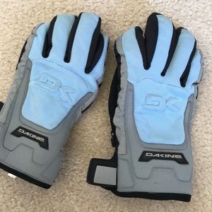 Dakine women’s snowboarding gloves